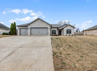 25 Ivybrook Dr, Jackson, TN 38305