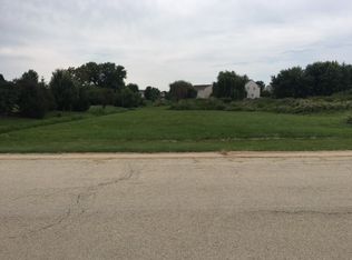 119 Boeing Trl, Poplar Grove, IL 61065