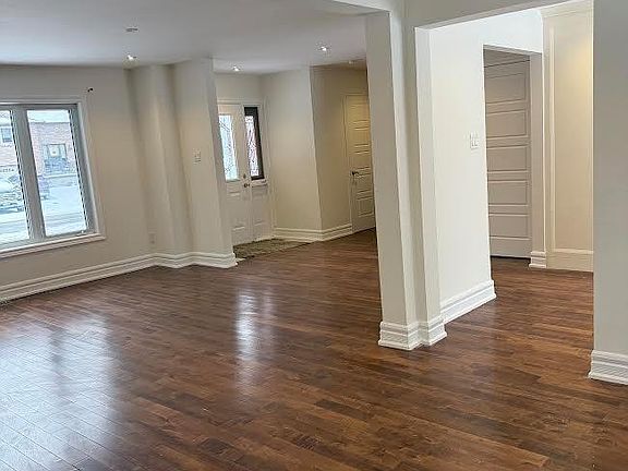 4th image of 913 Jacarandah Dr