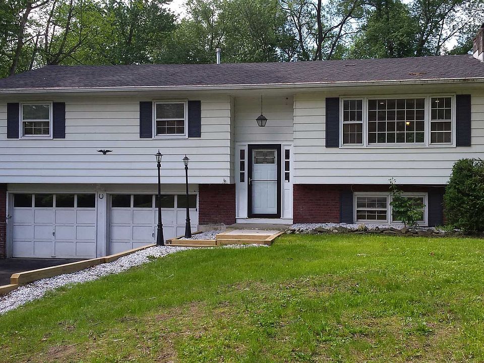 1st image of 6 Robert Dr