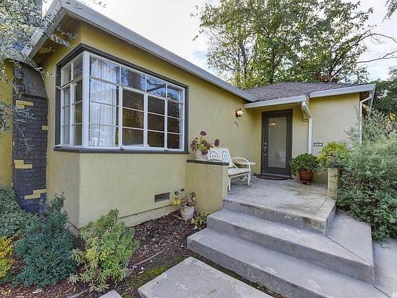 3rd image of 442 Woodlake Dr