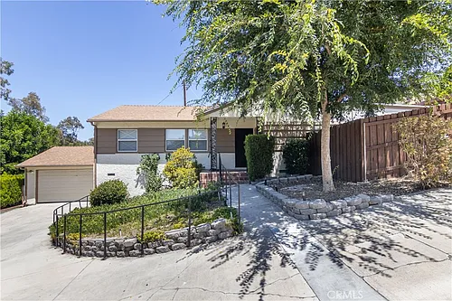 22436 Avenue San Luis Photo 1