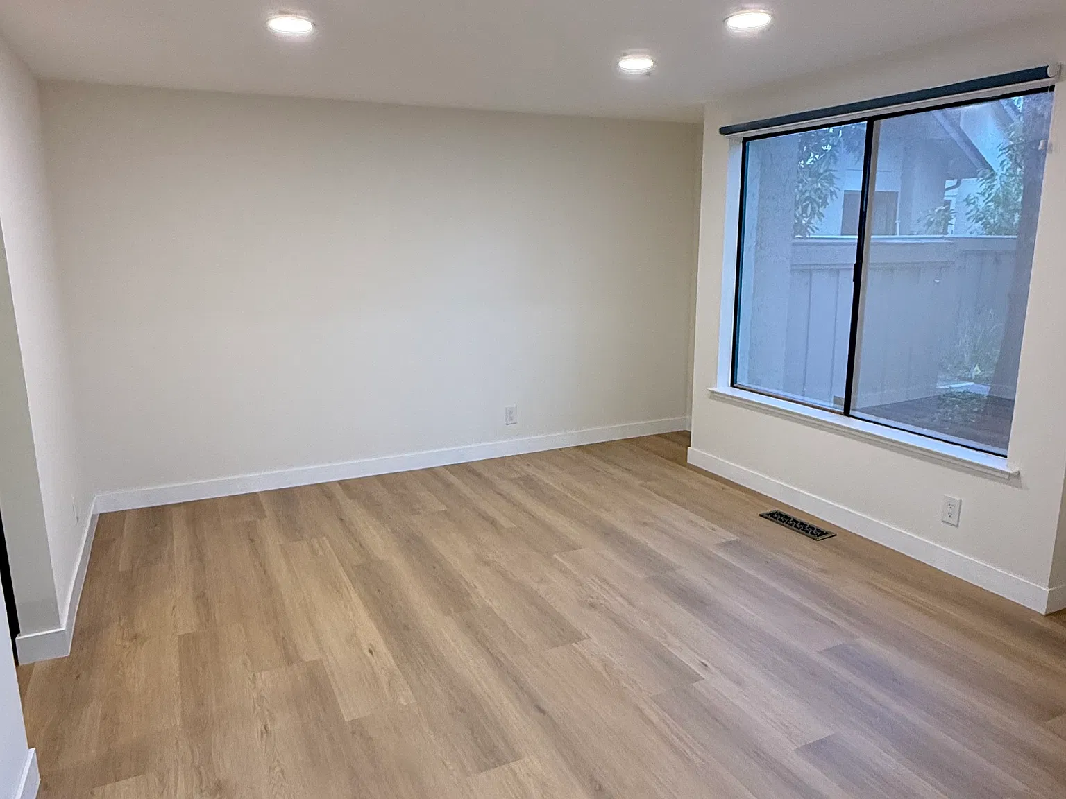 2 bed, 2.5 bath, 1884 sqft, $5,000 — Photo 4