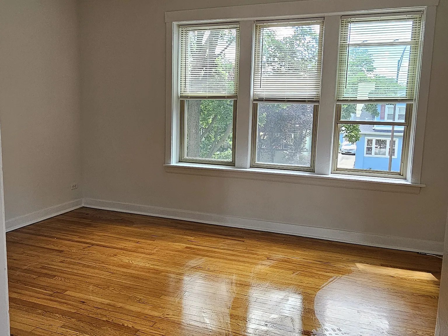 4453 N Central Park Ave — Photo 3