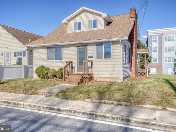 319 W Water St, Dover, DE 19904