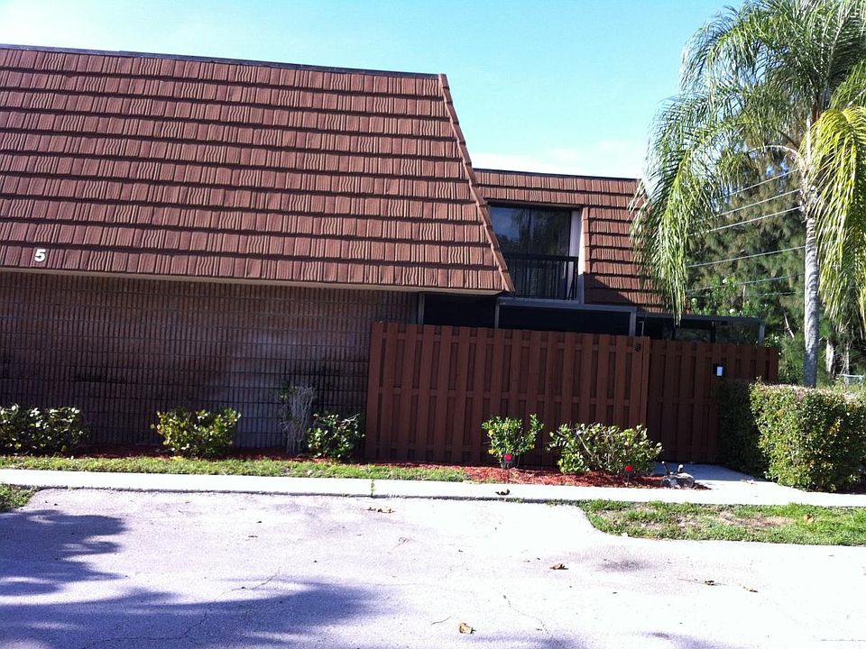 Private End Unit on Canal