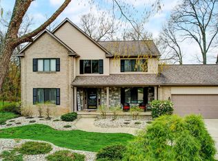 8613 Newport Dr, White Lake, MI