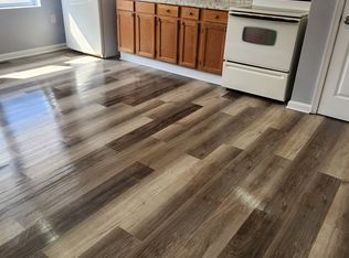 400 9th St #2, Chester, PA 19013