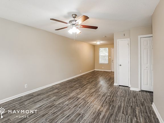 4th image of 379 Donna Dr