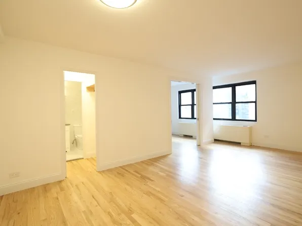 160 East 88th Street image 2 of 12