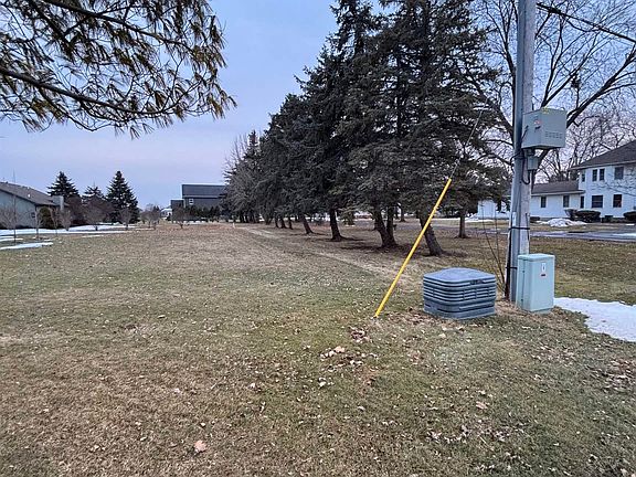 4th image of 2135 E Pickard Rd