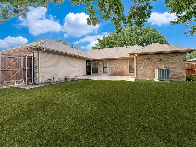 173 Simmons Dr — Photo 12