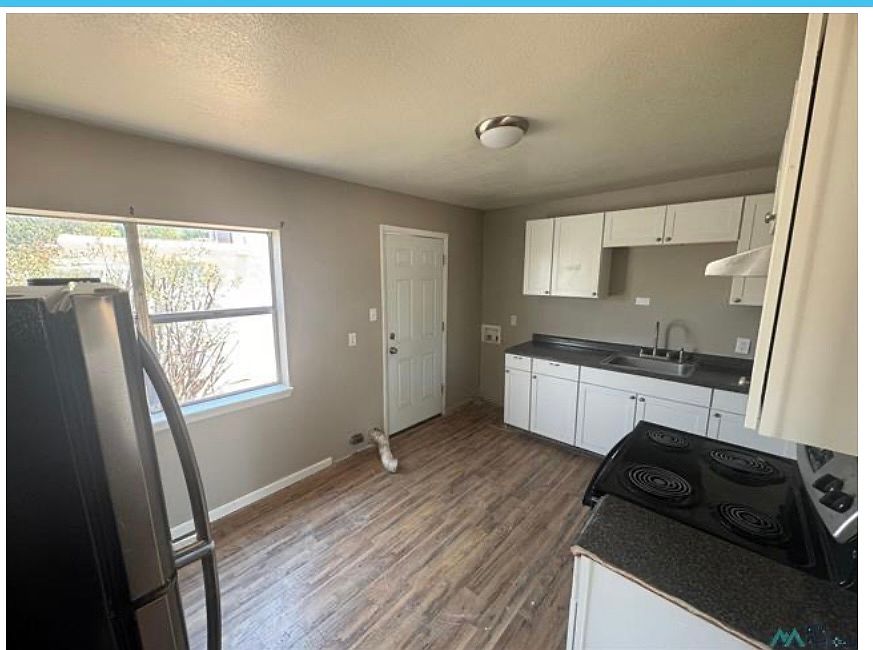 2nd image of 909 Bullock Ct