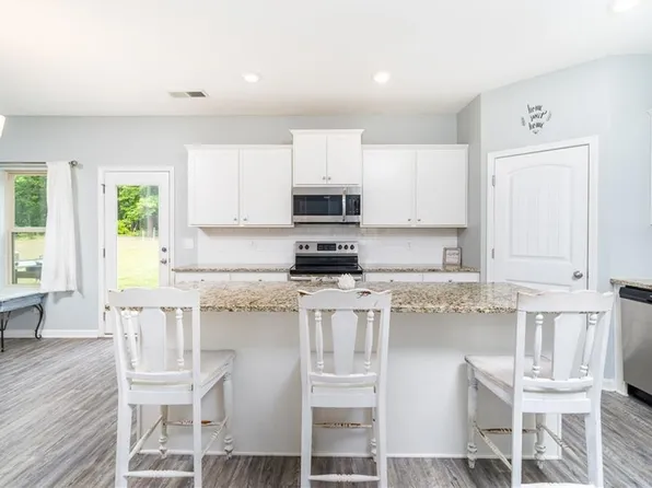 558 Stable View Loop, Dallas, GA 30132
