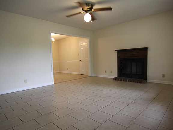 3rd image of 1051 Angela Dr