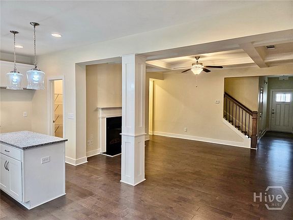 5th image of 215 Auburn Valley Way