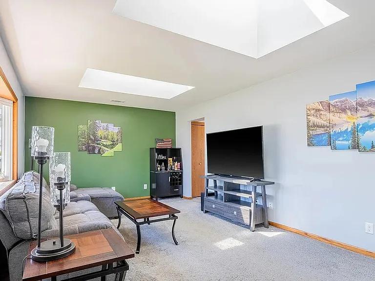8124 Robertson Pl — Photo 5