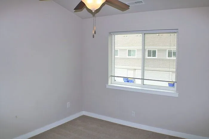 453 Taft Ave — Photo 22