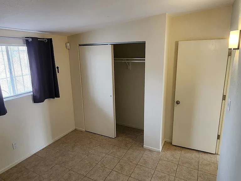 3319 N Dodge Blvd — Photo 13
