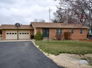240 W Robson Rd, Salina, KS 67401