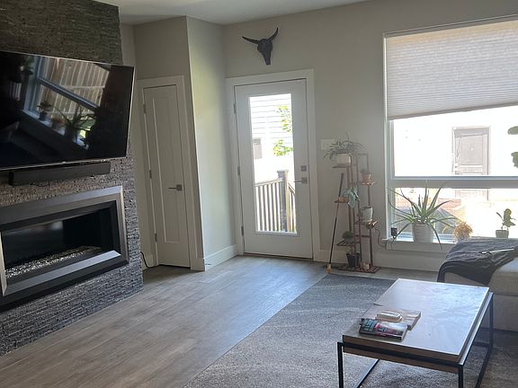 5th image of 4311 Hunt Ave