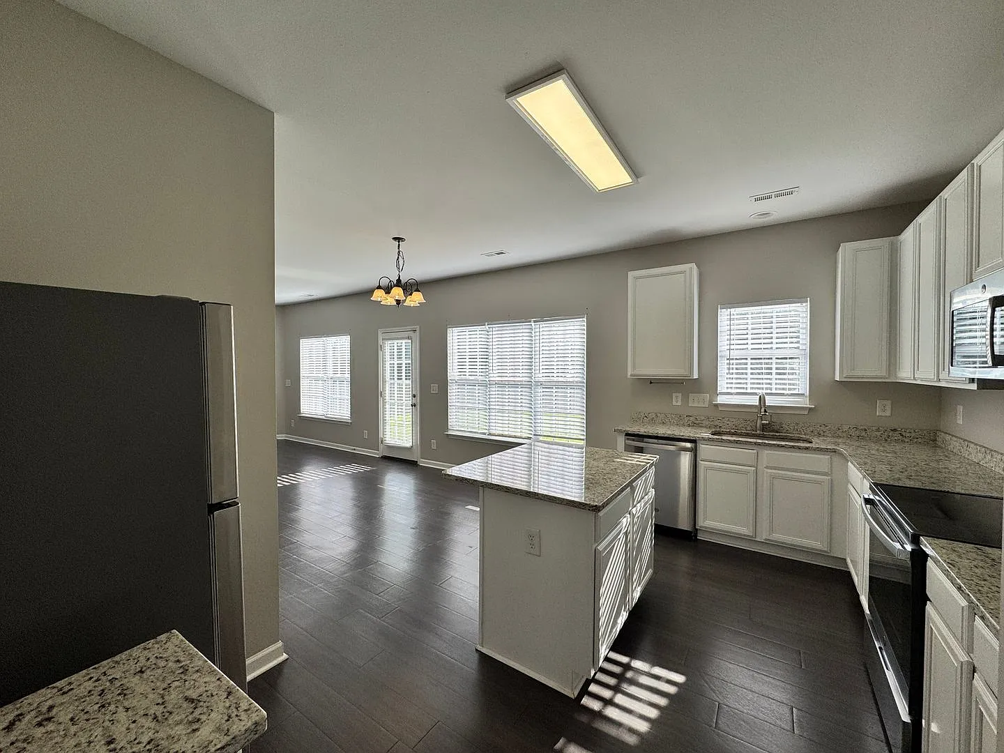 803 Peachtree Meadows Circle — Photo 3