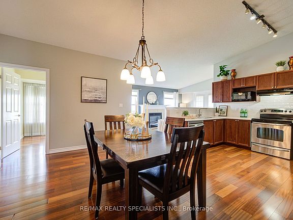 4th image of 1483 Maple Ave #414