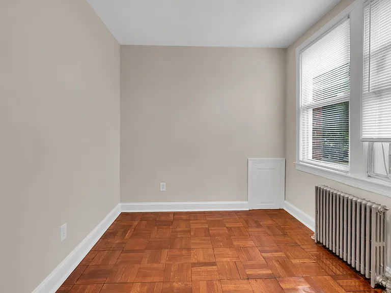 430 Missouri Ave N #W — Photo 11