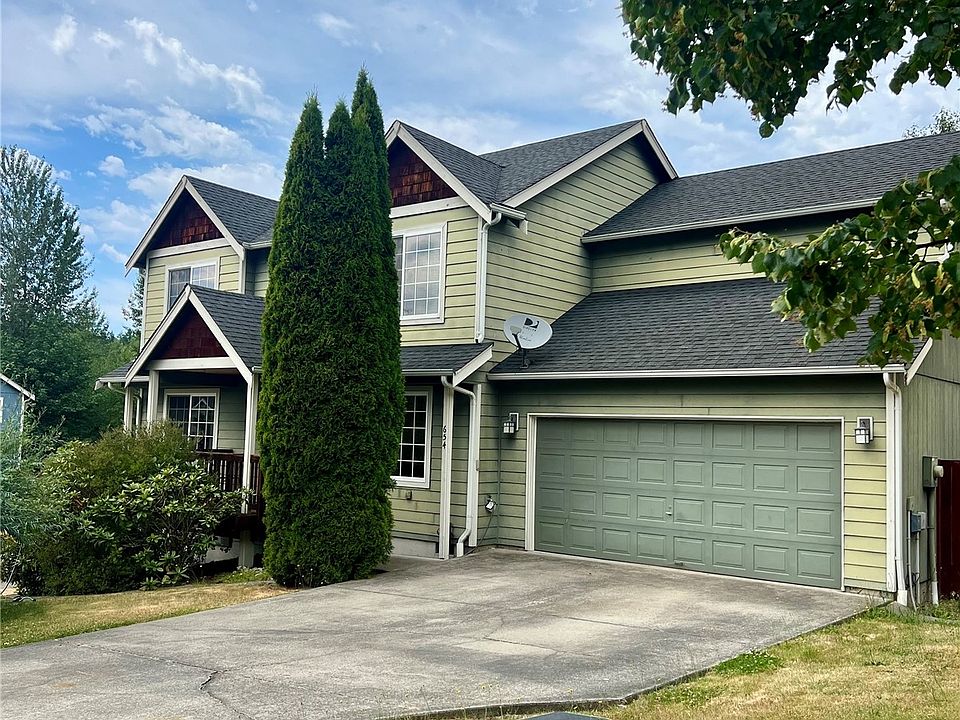 1st image of 654 Kaitlyn Street W