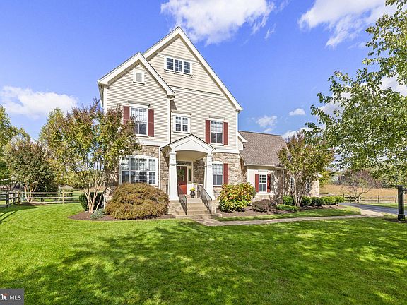 2nd image of 3584 Dell Ct
