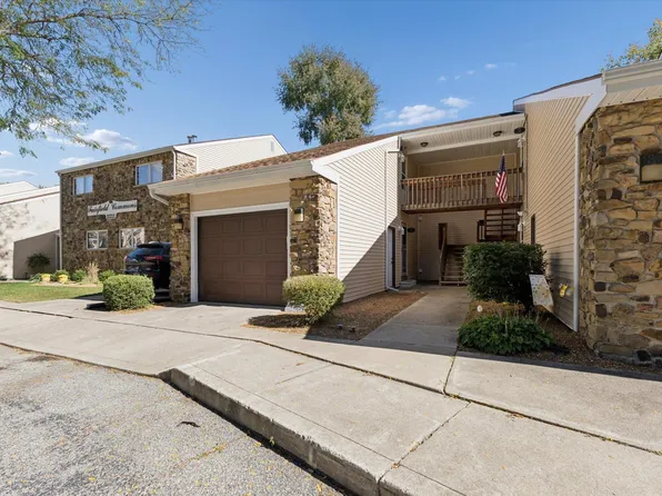 2211 Hillcrest Ave APT E, Plymouth, IN 46563