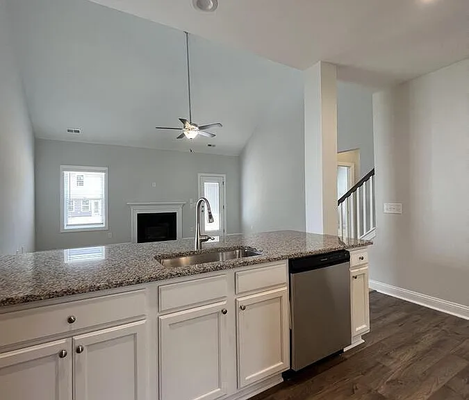 112 Wicklow Ct — Photo 7