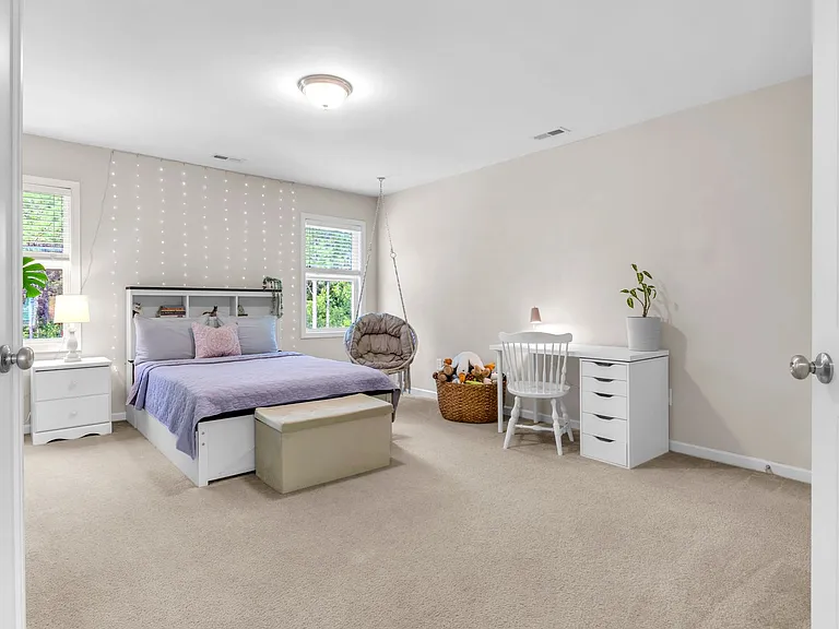 405 Belhaven Ct — Photo 31