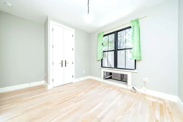 Rented by Nooklyn NYC LLC | media 14