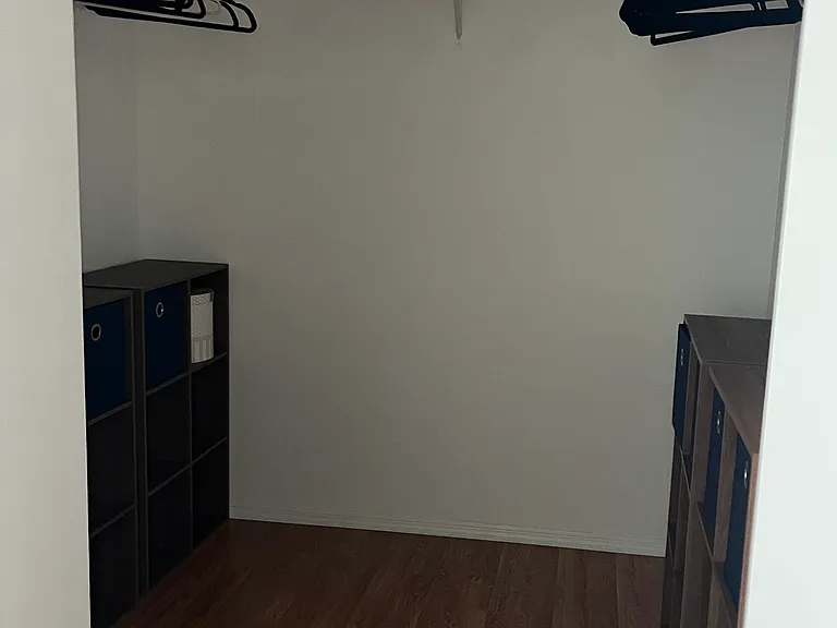 Walkin closet in King room