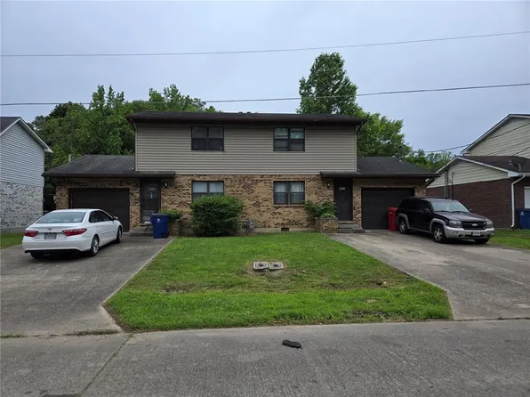 1023 Village Ln, Cape Girardeau, MO 63701