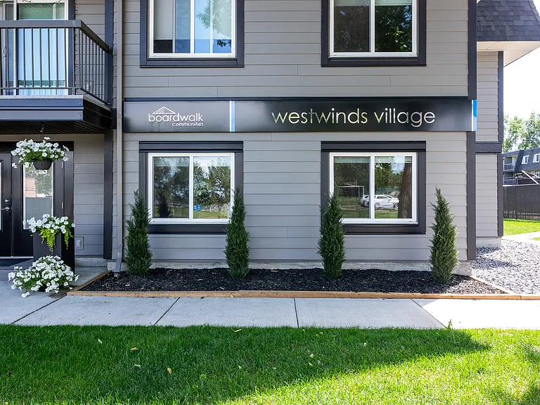 5325 26th Ave SW — Photo 5