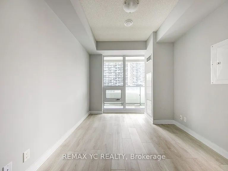 2221 Yonge St #1201 — Photo 10