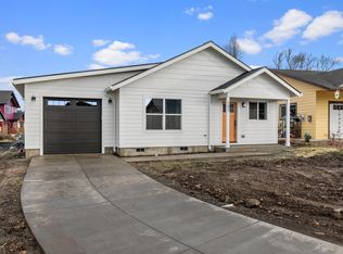 426 Rogue River Pkwy, Talent, OR 97540