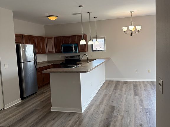 4th image of 3540 Library Dr
