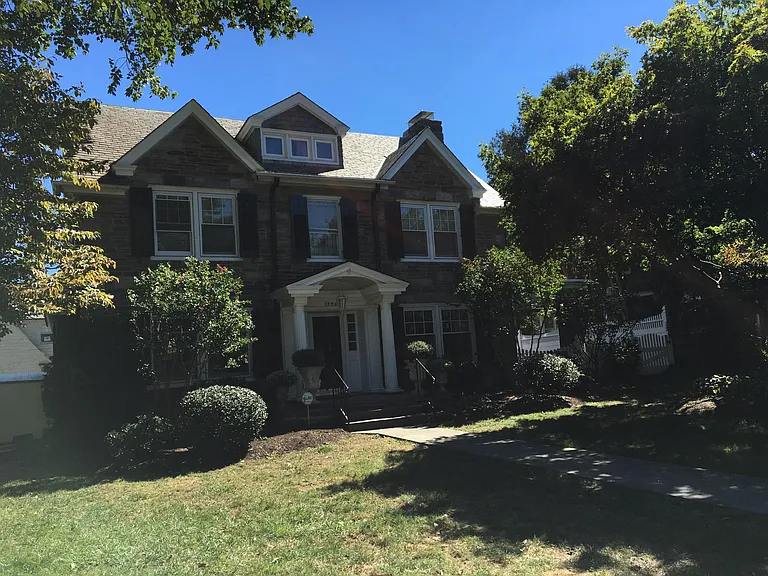 1356 Arbordale Rd — Photo 1