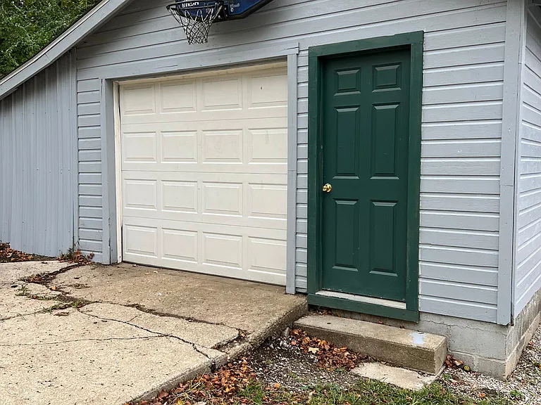 1320 S Noble St — Photo 14