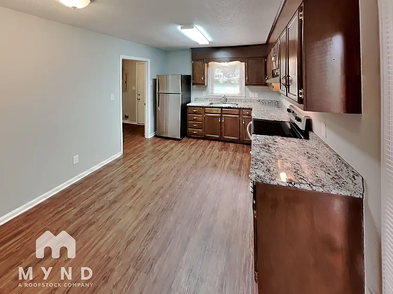 112 Pineview Ct — Photo 5