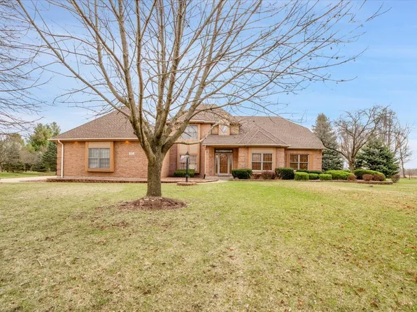 6 Oak Creek Dr, Yorkville, IL 60560