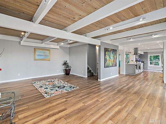 color changing fireplace heats up to 300 Sqft with blower; remote control settings with thermostat