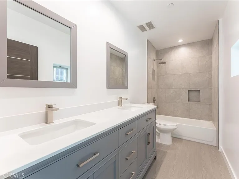 6845 N Haskell Ave #1 — Photo 17