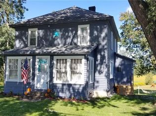 9817 Ridge Rd, Middleport, NY 14105