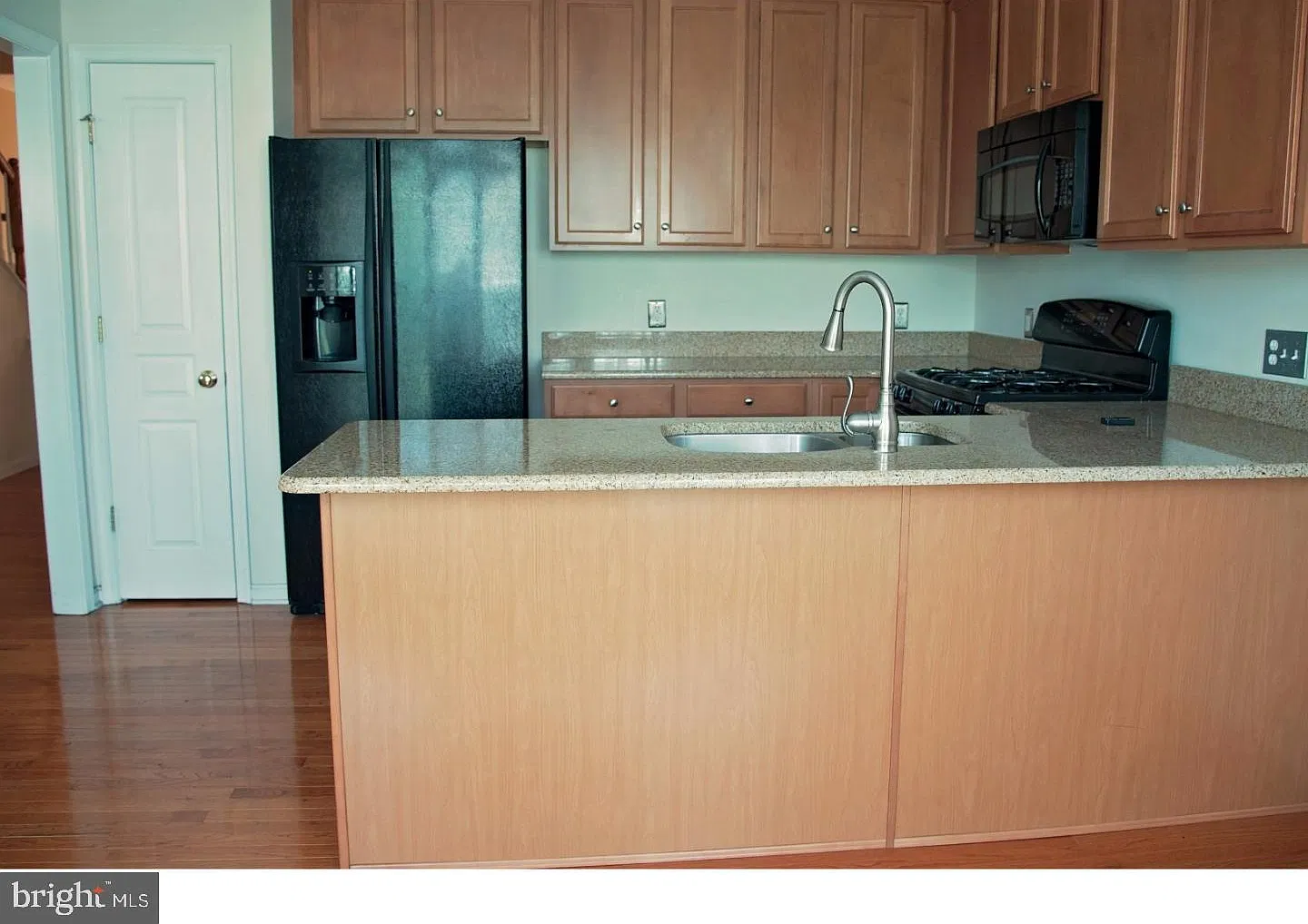 3 bed, 4.0 bath, 3094 sqft, $3,600 — Photo 4