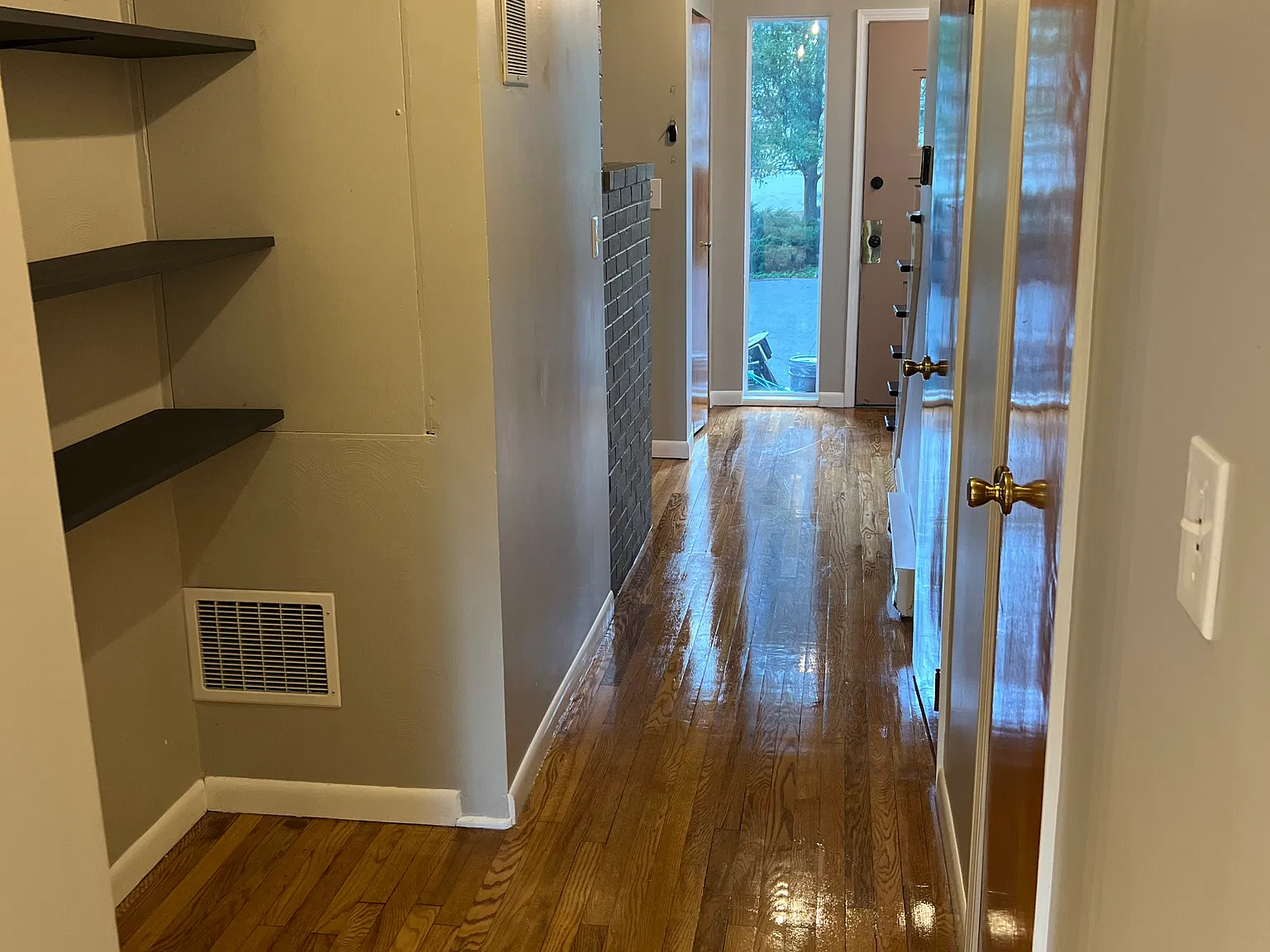 3 bed, 1.5 bath, 1712 sqft, $2,500 — Photo 4