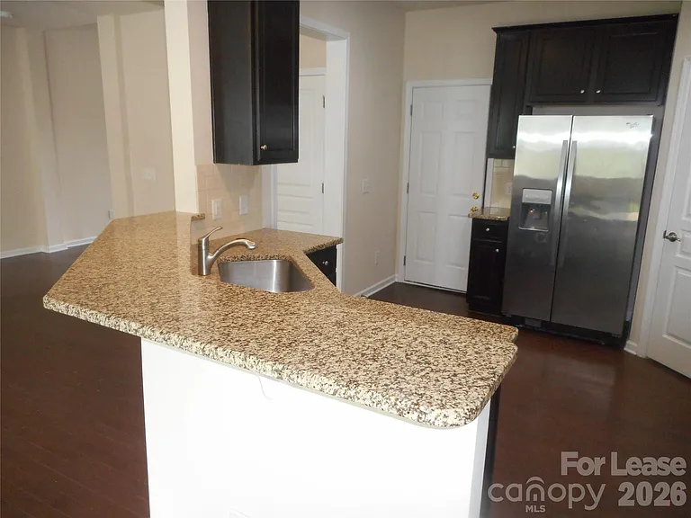 5860 Glassport Ln — Photo 8